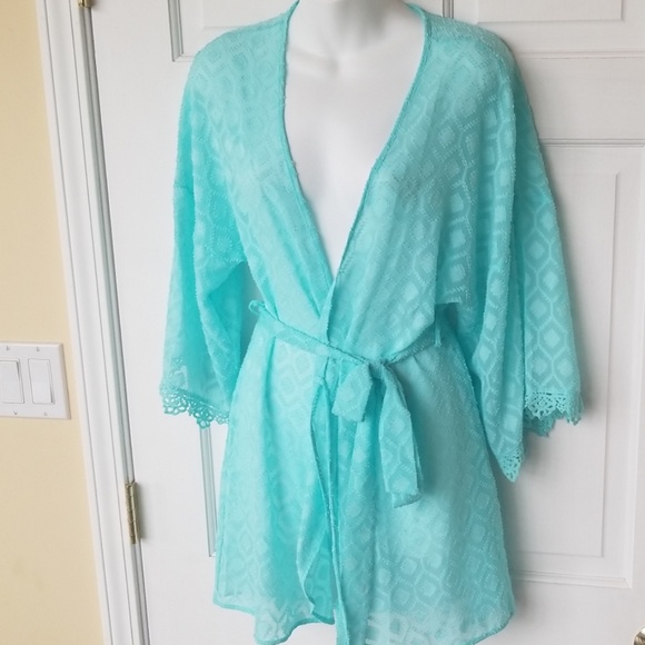 Jonquil In Bloom Robe - Picture 2 of 8